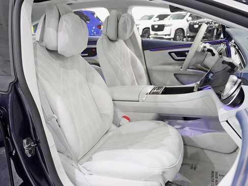 Used 2023 Mercedes-Benz EQS 580 4MATIC Sedan image 30