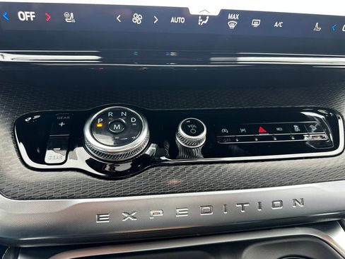 New 2025 Ford Expedition Platinum w/ Stealth Performance Package image 10