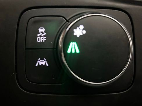 Used 2021 Chevrolet Traverse RS image 35