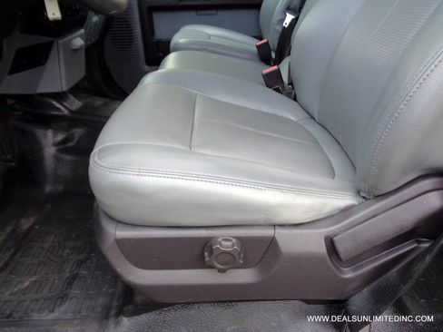 Used 2014 Ford F250 XL w/ Power Equipment Group image 8