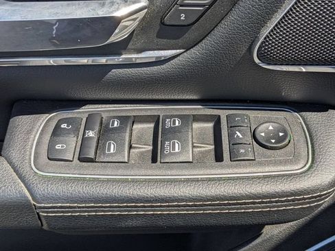 Used 2023 RAM 1500 Laramie AWD/4WD image 15