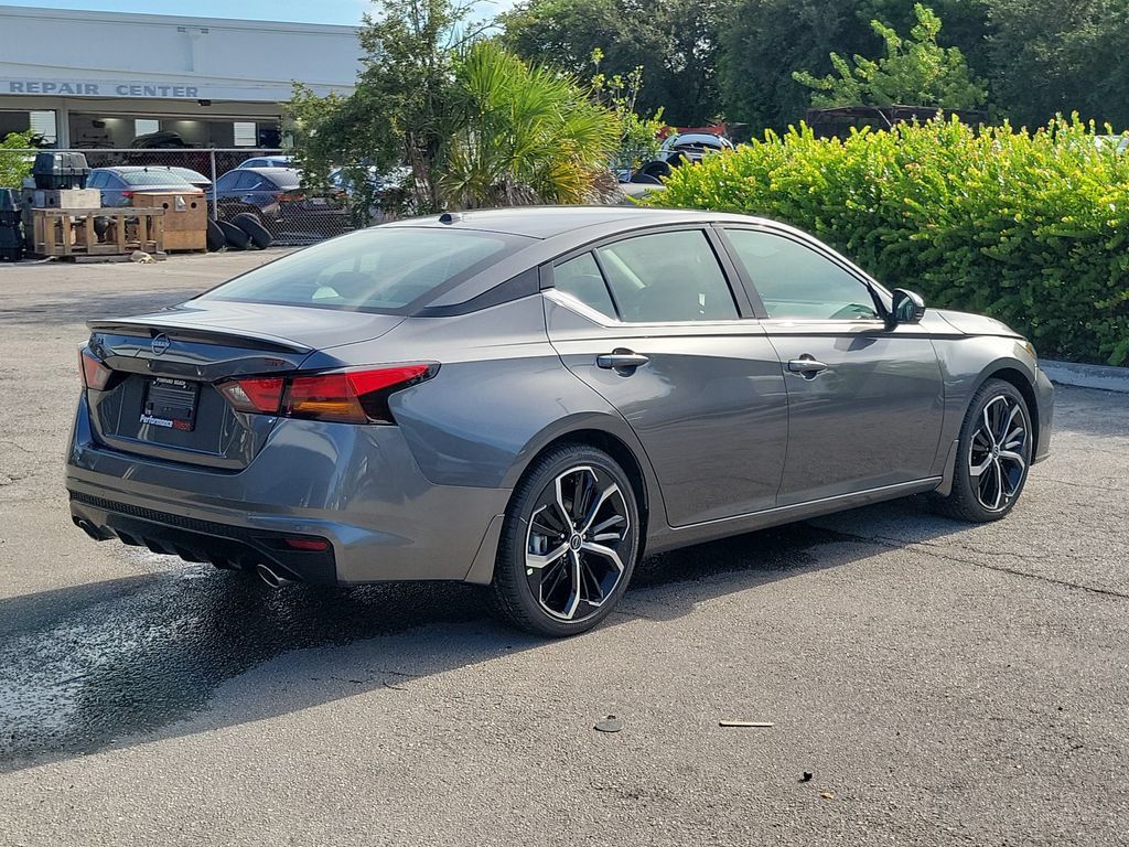 New 2026 Nissan Altima 2.5 SR w/ SR Premium Package FWD image 6