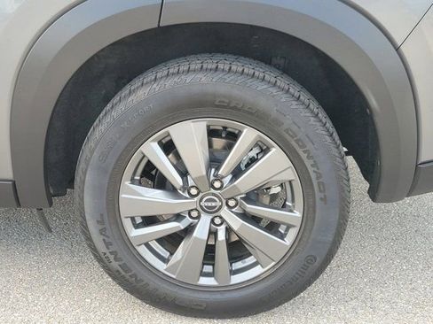 Used 2023 Nissan Pathfinder SV image 9