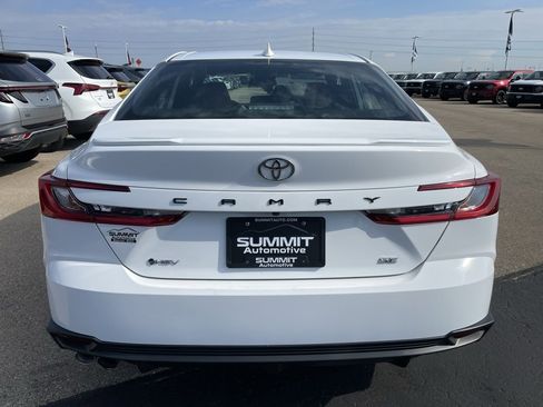 Used 2025 Toyota Camry SE image 28