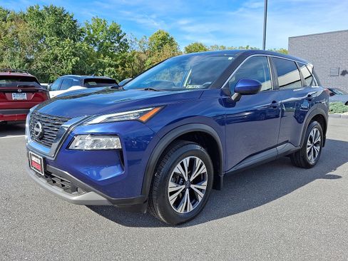 Certified 2023 Nissan Rogue SV image 3