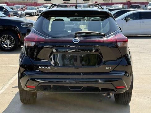 Used 2021 Nissan Kicks SR w/ SR Premium Package FWD image 5