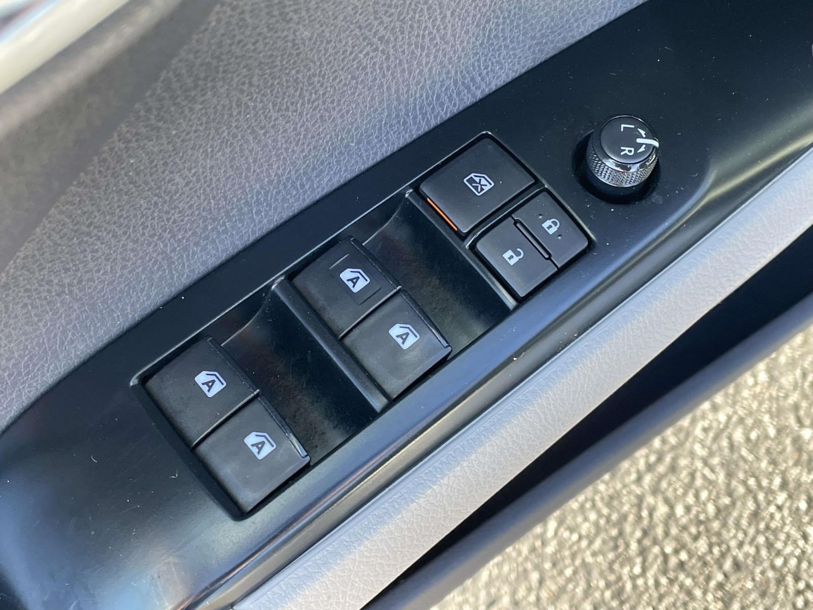Used 2020 Toyota Camry LE FWD image 16