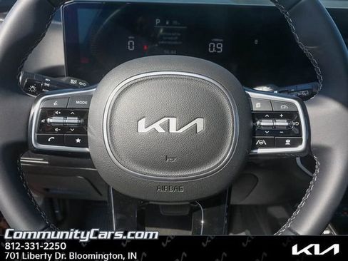Certified 2025 Kia Sorento S w/ Panoramic Sunroof Package image 12