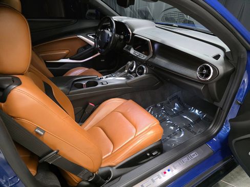 Used 2021 Chevrolet Camaro SS RWD image 33