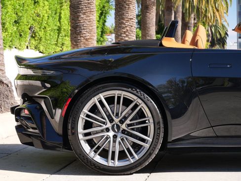 New 2026 Aston Martin V8 Vantage Convertible image 16