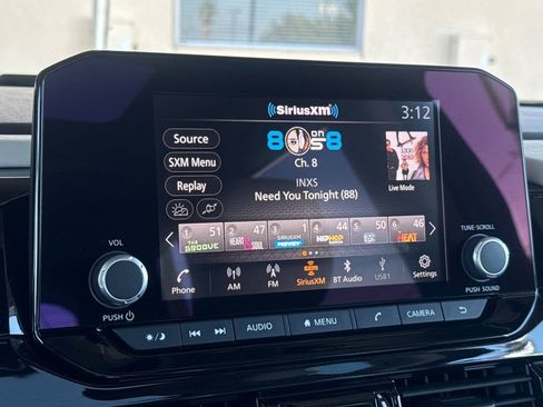 Used 2024 Nissan Pathfinder SV w/ SV Premium Package FWD image 17