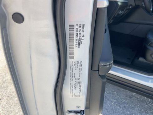 New 2025 Jeep Grand Cherokee Limited w/ Luxury Tech Group II image 30