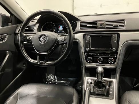 Used 2019 Volkswagen Passat 2.0T Wolfsburg image 38