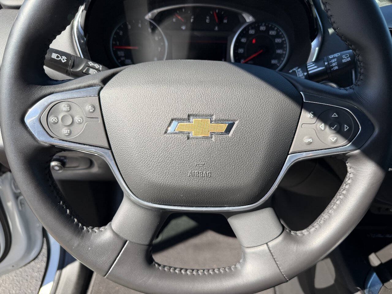 Used 2022 Chevrolet Traverse LT FWD image 20
