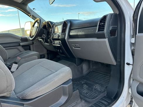 Used 2019 Ford F550 XLT image 13