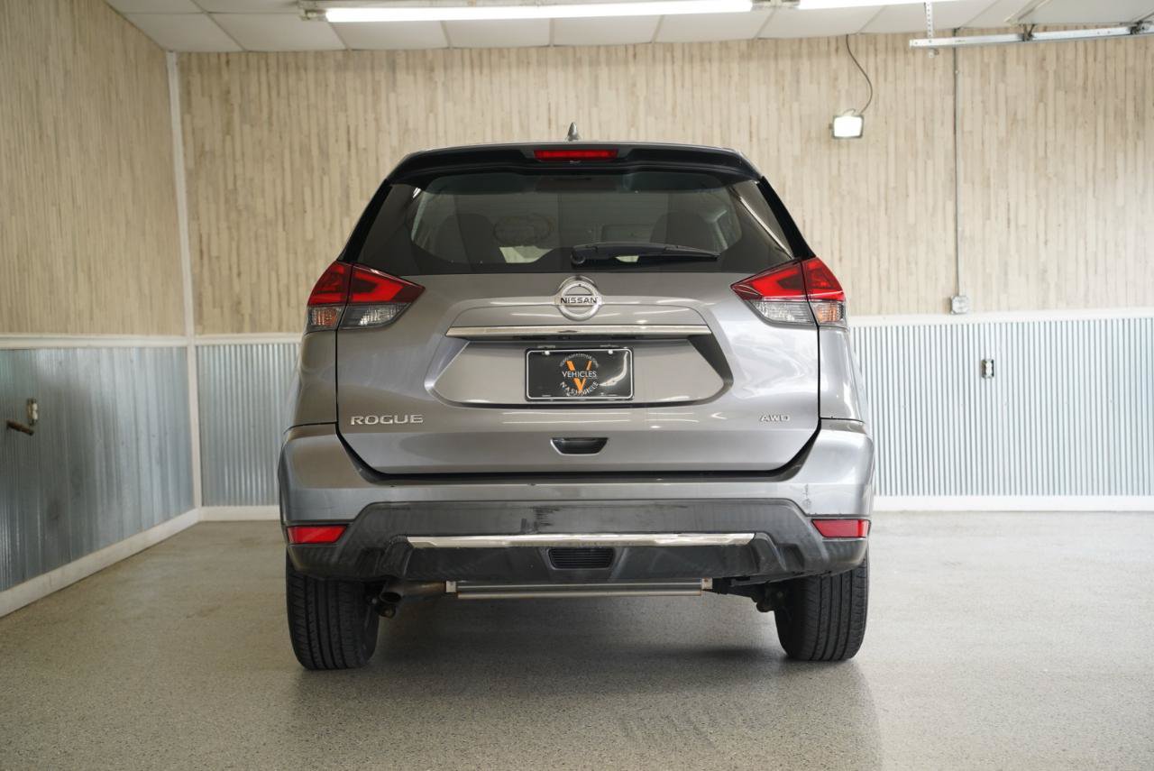 Used 2018 Nissan Rogue S AWD/4WD image 8