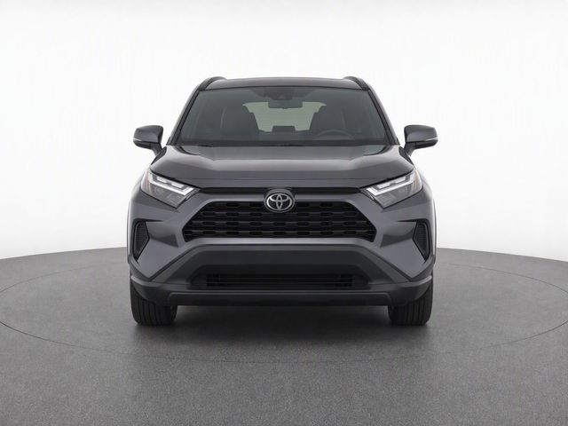 Used 2025 Toyota RAV4 XLE AWD/4WD image 5