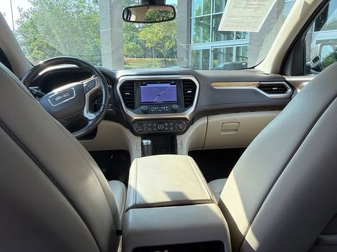 Used 2018 GMC Acadia Denali w/ Technology Package FWD image 5