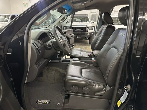 Used 2015 Nissan Xterra PRO-4X w/ Pro-4x Leather Package image 14