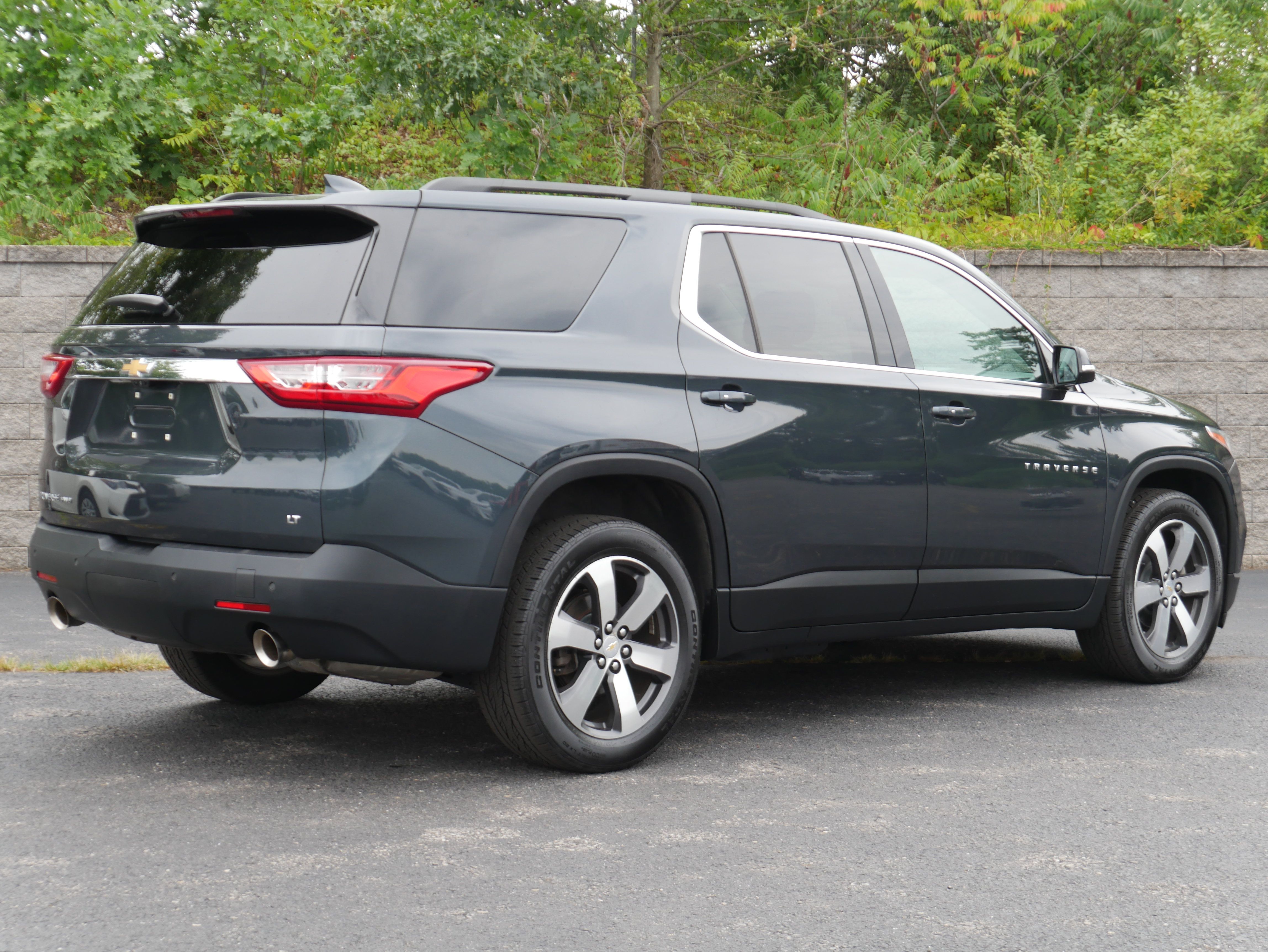 Certified 2019 Chevrolet Traverse LT w/ LT Premium Package AWD/4WD image 9