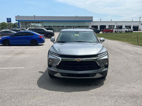 Used 2025 Chevrolet Blazer LT AWD/4WD image 9