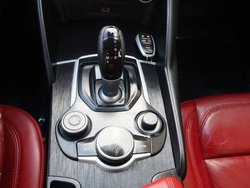 Used 2018 Alfa Romeo Giulia RWD image 26