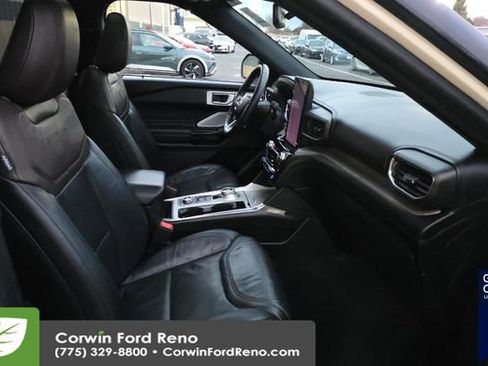 Used 2023 Ford Explorer Platinum w/ Technology Package image 11