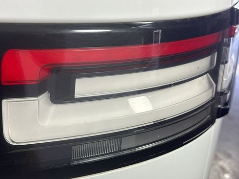 Used 2020 Land Rover Discovery SE image 33