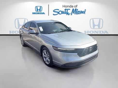 Certified 2025 Honda Accord LX image 1