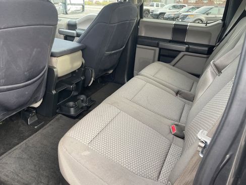 Used 2015 Ford F150 XLT image 4