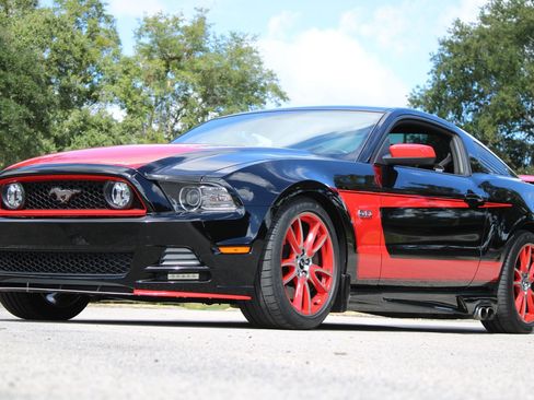 Used 2013 Ford Mustang GT Premium w/ Brembo Brake Pkg RWD image 2
