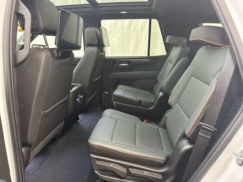 Used 2024 GMC Yukon XL Denali Ultimate AWD/4WD image 13