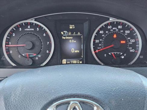 Used 2015 Toyota Camry SE image 8