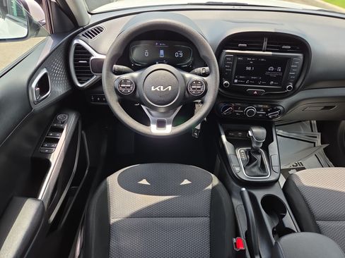 Used 2024 Kia Soul LX w/ Option Group 015 FWD image 9