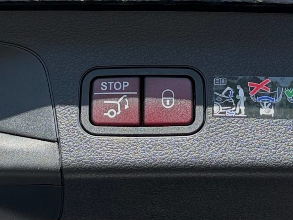 New 2026 Mercedes-Benz GLS 580 4MATIC image 14