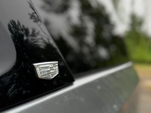 Used 2023 Cadillac Escalade V AWD/4WD image 59