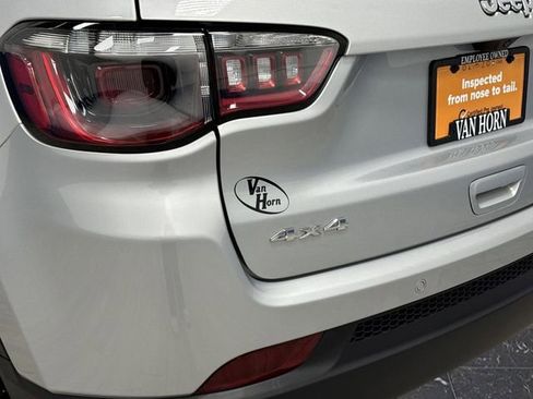 Certified 2025 Jeep Compass Limited image 31