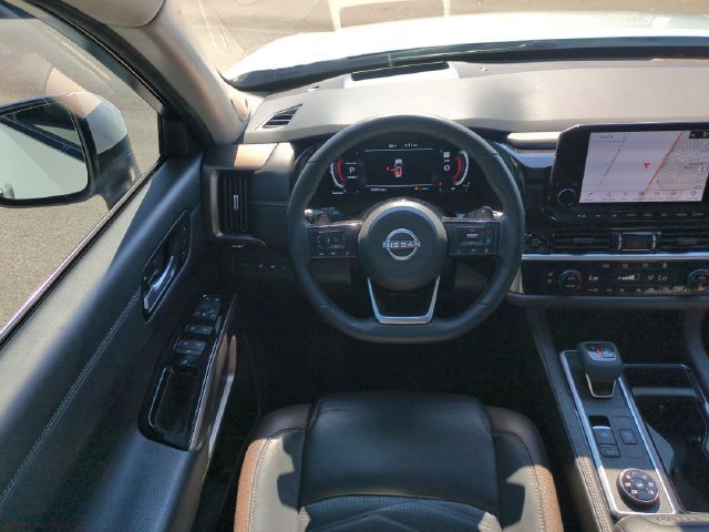 Used 2025 Nissan Pathfinder Platinum AWD/4WD image 31