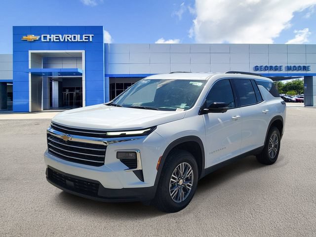 Certified 2026 Chevrolet Traverse LT w/ Driver Confidence Package FWD image 2