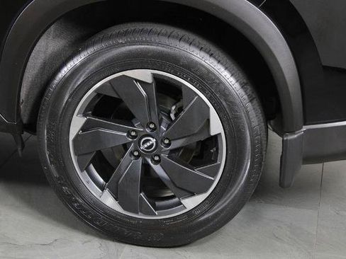Certified 2024 Nissan Rogue SV w/ SV Premium Package FWD image 15