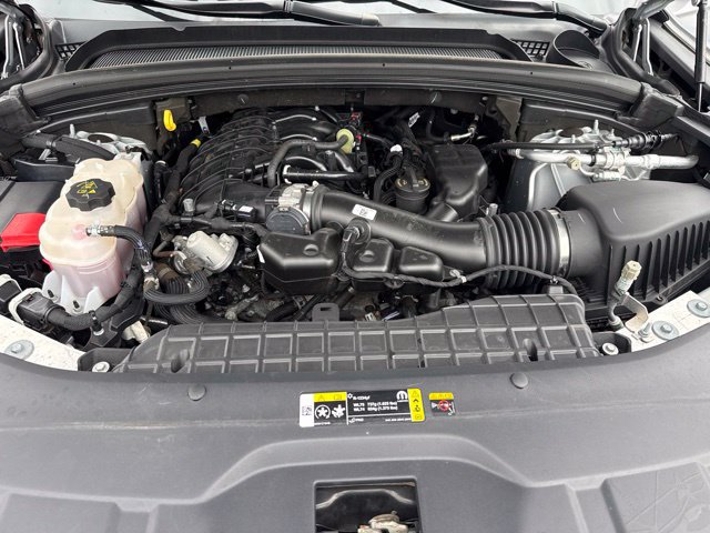 Used 2023 Jeep Grand Cherokee Altitude AWD/4WD image 32