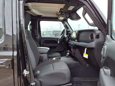 New 2026 Jeep Gladiator Mojave w/ Steel Bumper Group image 20