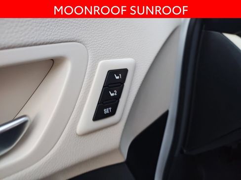 Used 2024 Toyota Sienna Platinum AWD/4WD image 6
