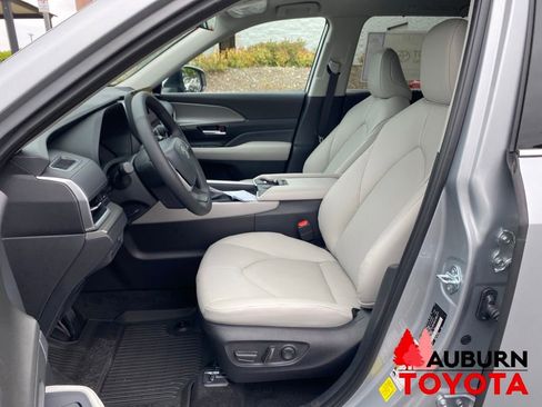 New 2026 Toyota Grand Highlander AWD Hybrid image 32
