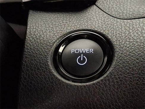 Used 2025 Toyota Camry SE image 22