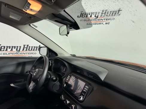 Used 2023 Nissan Kicks SV image 29