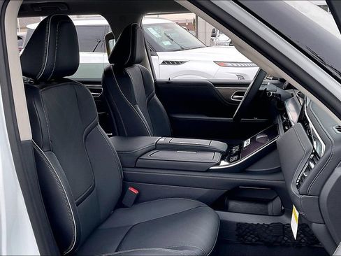 New 2026 INFINITI QX80 Luxe w/ Cargo Package RWD image 11