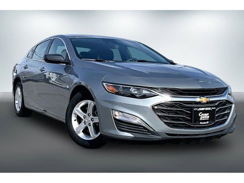 Used 2024 Chevrolet Malibu LS image 3