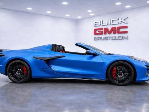 Used 2024 Chevrolet Corvette Z06 w/ Stealth Interior Trim Package RWD image 7
