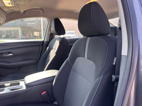 Used 2025 Nissan Sentra SV image 18